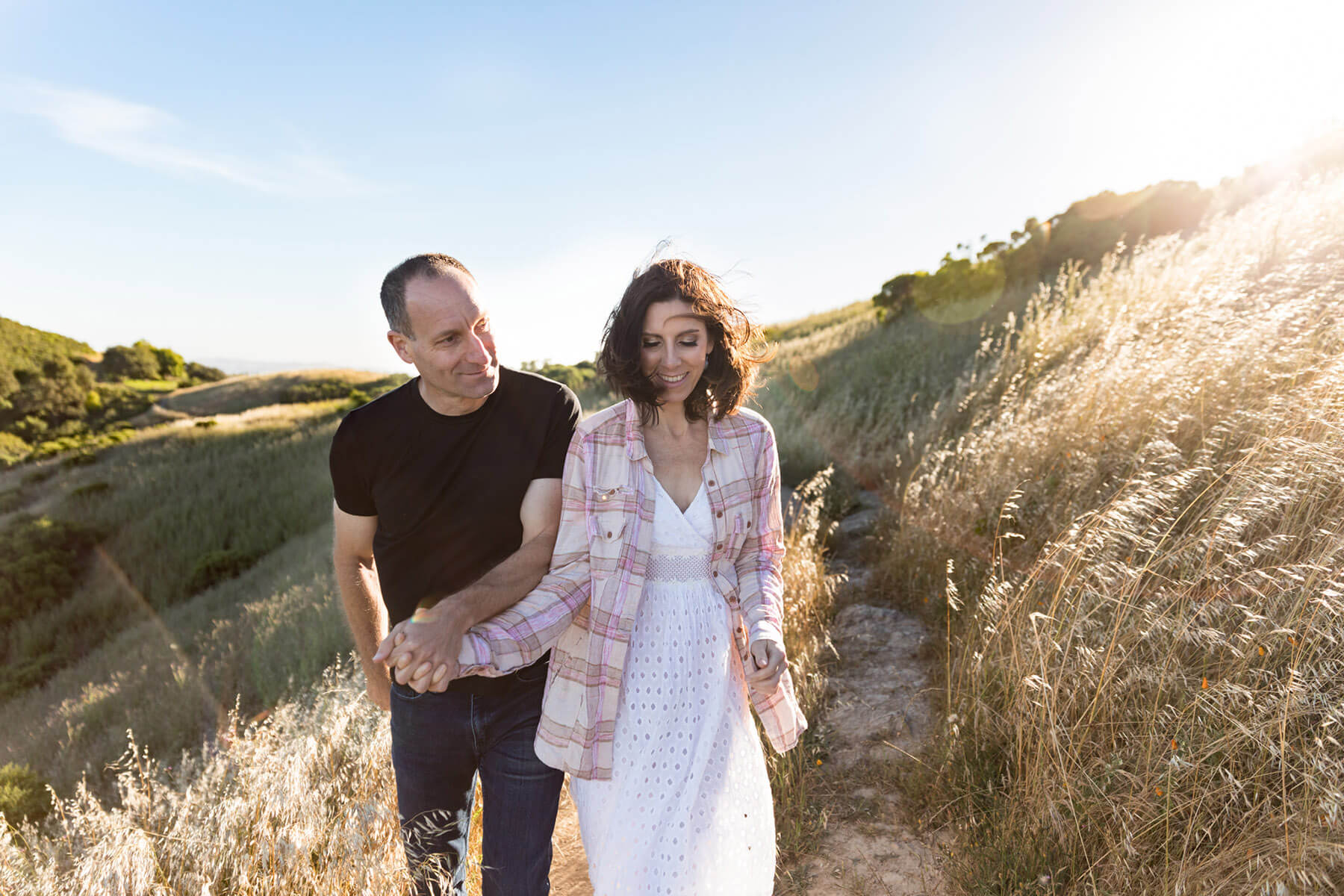 windy-hill-engagement-shoot-with-dog-5