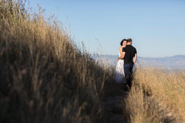 windy-hill-engagement-shoot-with-dog-3 0