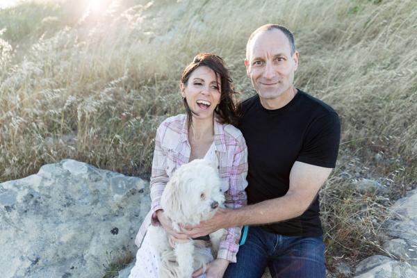 windy-hill-engagement-shoot-with-dog-7 0