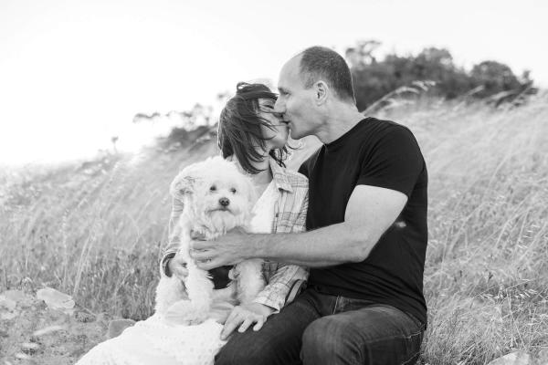 windy-hill-engagement-shoot-with-dog-8 0